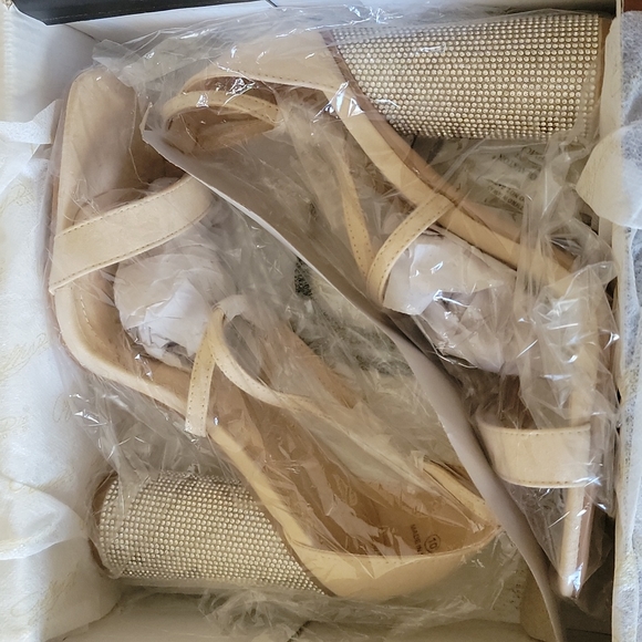 💙2xHP💙 Cathy Din Yamka-9 Nude Open-Toe Rhinestone Block Heels 10 - Picture 16 of 16